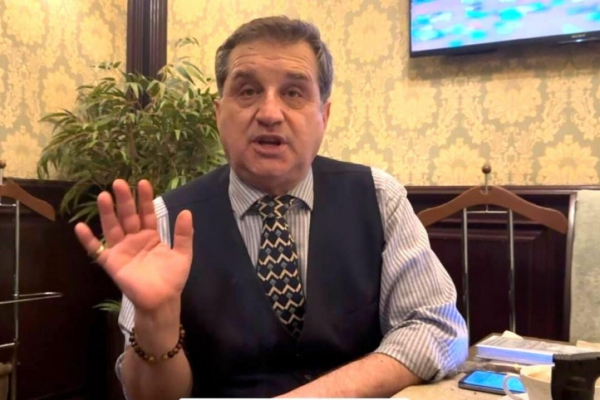 Кушанашвили раскрыл, как Антонов едва не устроил драку с "Иванушками" из-за песни