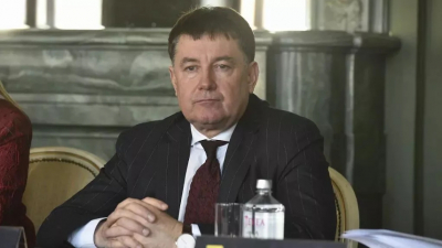 Вынесение себе приговора: ВККС решит, вернуть ли на родину сбежавшего экс-судью Момотова