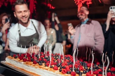 Евгений Сангаджиев, Владимир Перельман и Евгения Левшицкая среди гостей на четвертом дне рождения московского ресторана