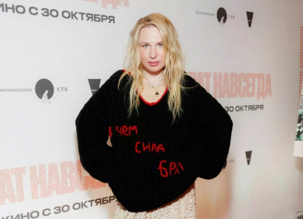 Звезды кино, включая Алексея Учителя и Валерию Гай Германику, на премьере фильма &quot;Брат навсегда&quot;