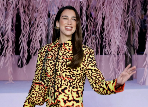 Дуа Липа, Николь Кидман и Маргарет Куолли блистали на показе Chanel