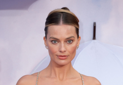 Прозрачный наряд Марго Робби стал сенсацией на премьере фильма "Большое смелое красивое путешествие"